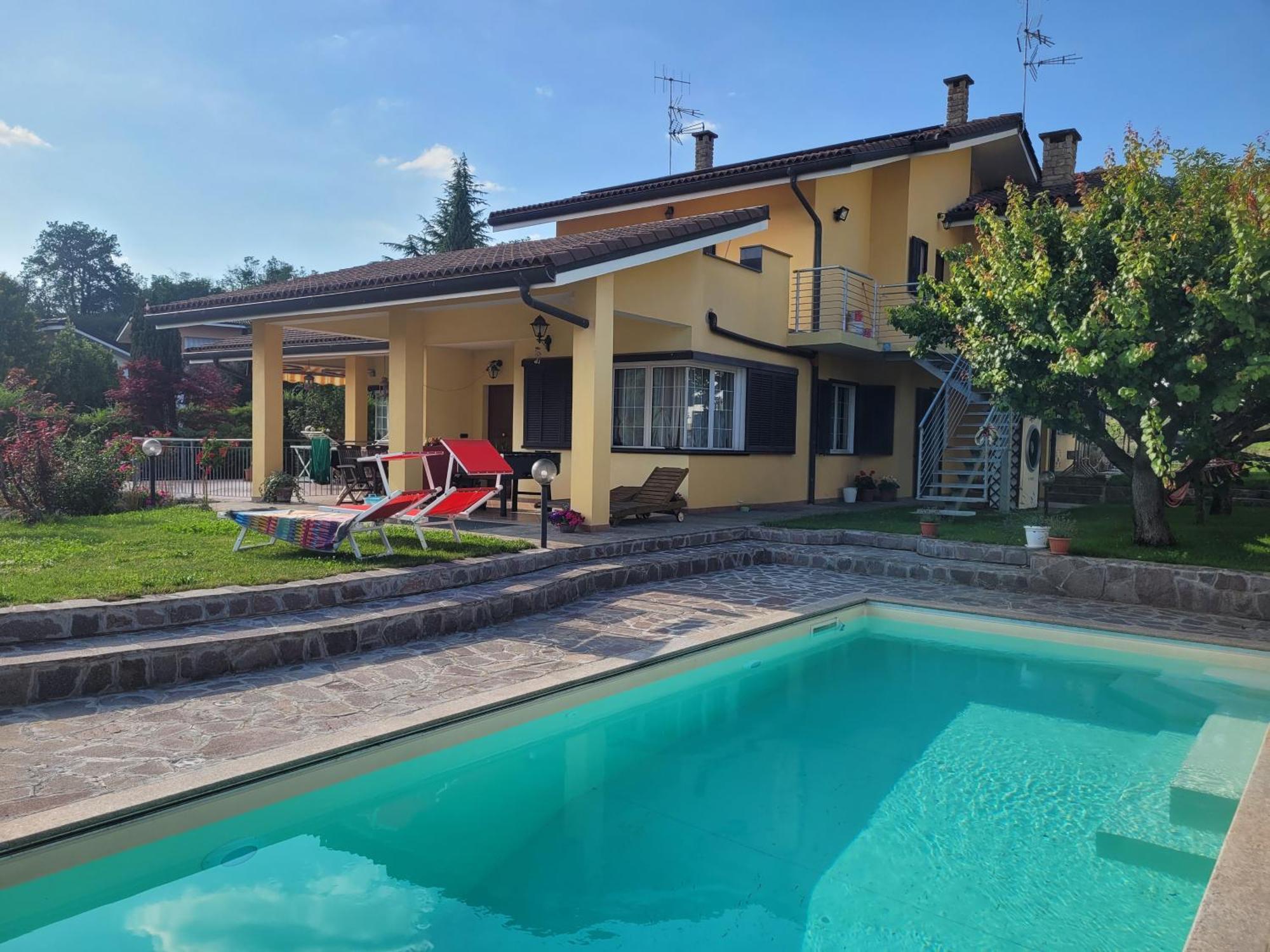 Casa Vacanze Alice E Arianna Cairo Montenotte Extérieur photo