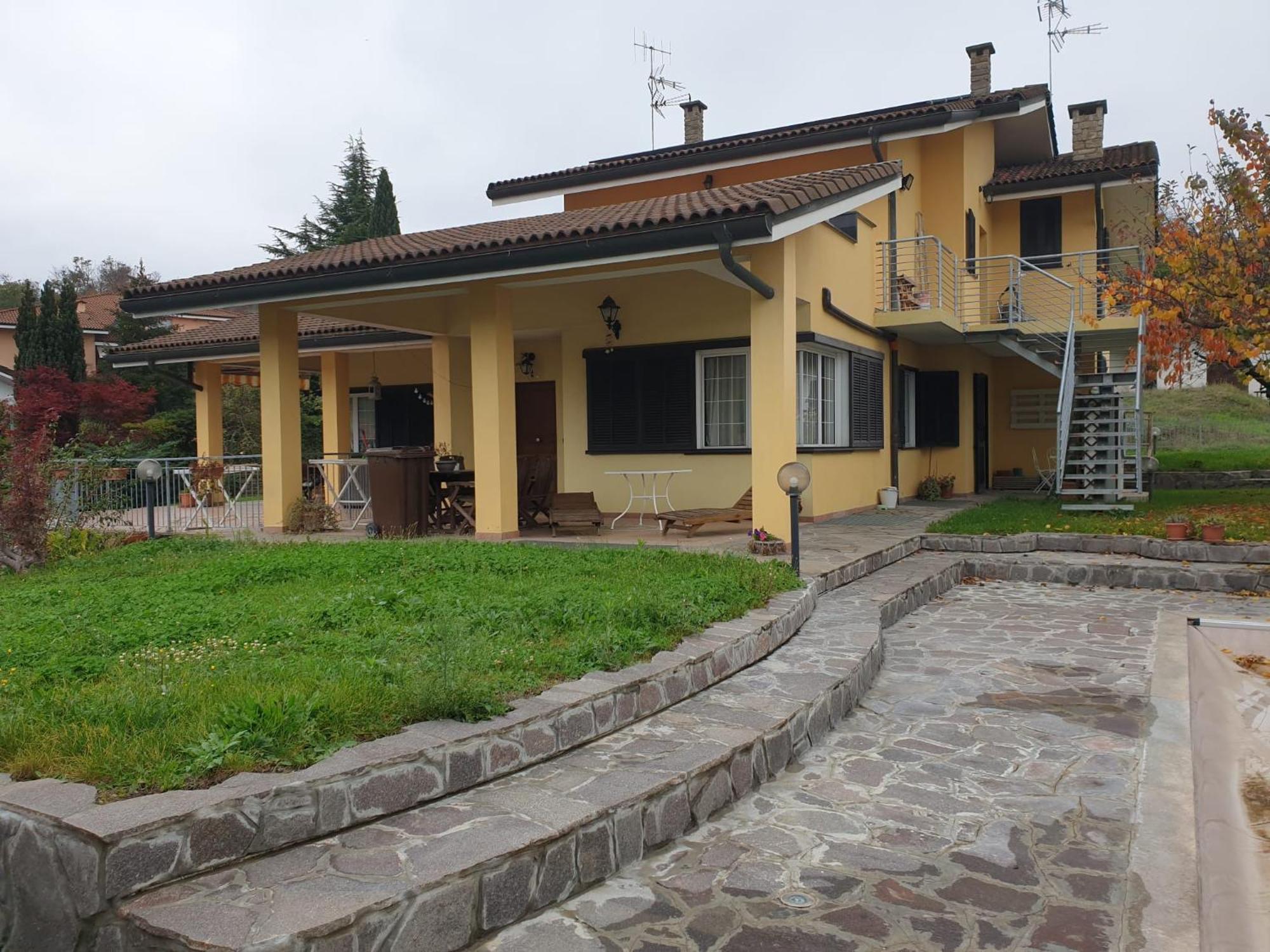 Casa Vacanze Alice E Arianna Cairo Montenotte Extérieur photo