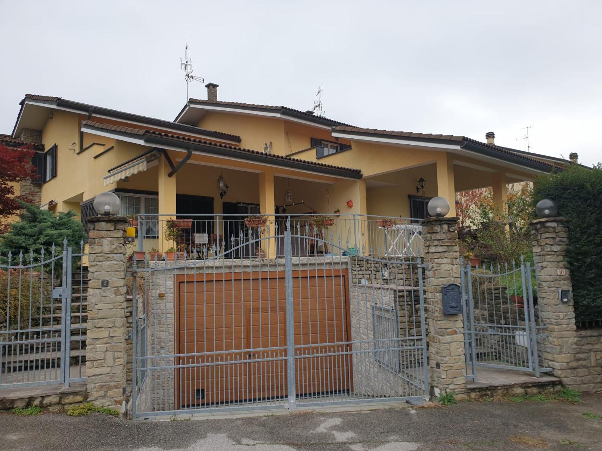 Casa Vacanze Alice E Arianna Cairo Montenotte Extérieur photo